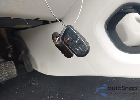 2017 Chrysler 200 Limited Platinum z USA, uszkodzony, nr VIN 1C3CCCAB8HN511707